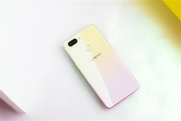 2699元 OPPO R15幻色粉开箱