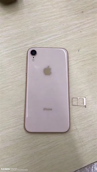 中国电信海报泄密：iPhone双卡全网通没跑了