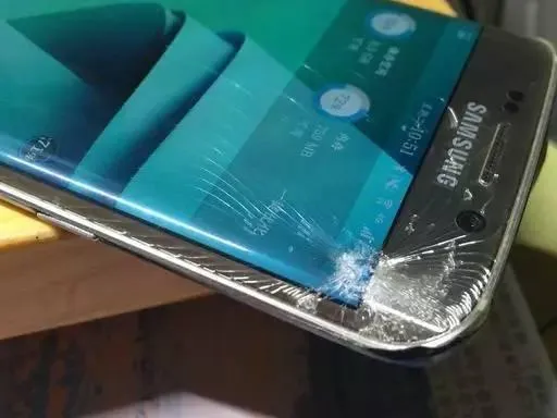 手机曲面屏容易摔碎吗 | 看了曲面屏的缺点你还会买吗