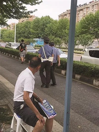 复读学生滴滴拼车迟到1分钟 滴滴回应：打的是拼车