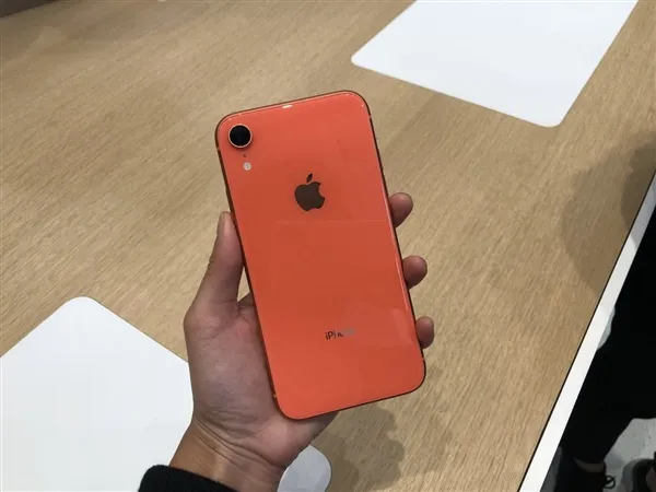 华尔街日报：iPhone XR销量翻车 因为太贵