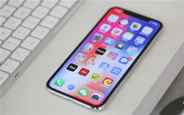 全面屏的是iPhone X，iPhone Y或者 Z是什么?