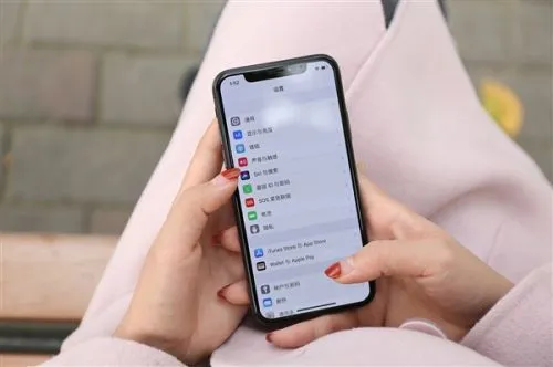 廉价版苹果iPhone X揭秘 你怎么看？