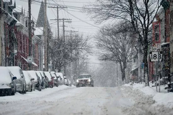 美男子因铲雪冲突枪杀邻居后自杀什么情况？监控曝光让人惊愕