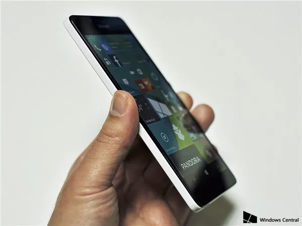微软Lumia950细节功能曝光