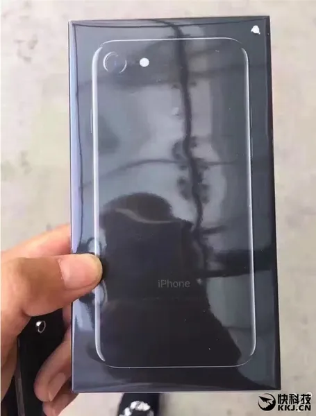 美翻了！亮黑色iPhone 7开箱图赏