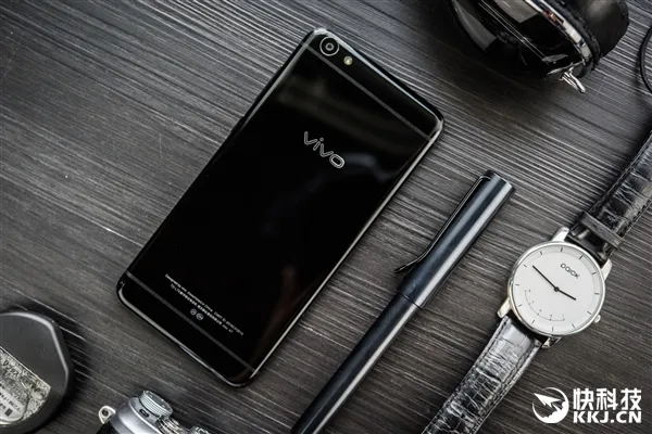 2798元！vivo X7曜石黑正式开卖