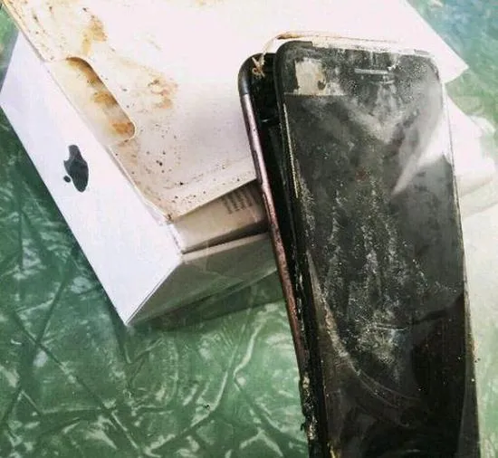 苹果iPhone 7也爆炸了？！屏幕边框开裂已烧焦【图】