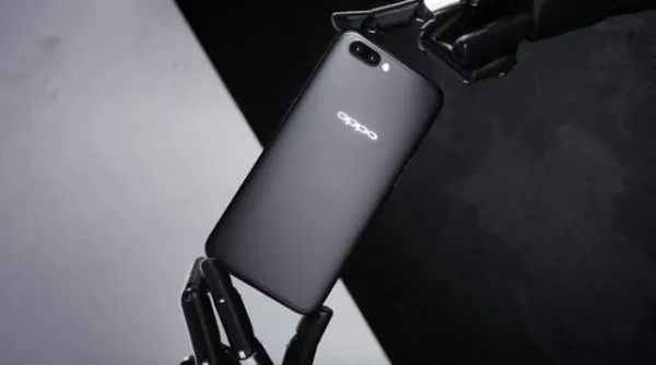 OPPO R11外观视频曝光 简约时尚更轻薄 