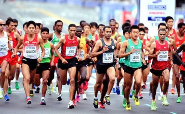 马拉松跑全程是多少 业余跑半马一般跑多久 普通人练多久可以跑马拉松