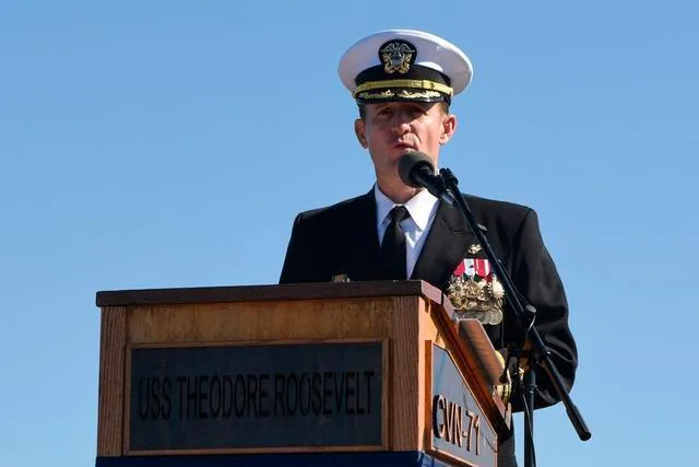 “罗斯福”号舰长事件发酵 美国海军代理部长莫德利辞职