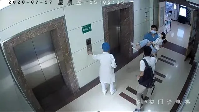 惊心动魄！广州这医生一把抱起病危患者，1分钟跑下4层楼