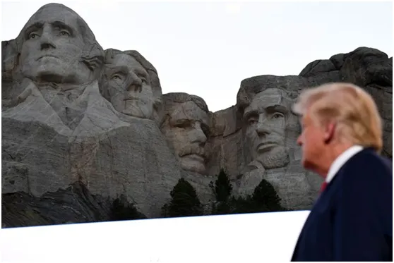 特朗普想把自己雕像加到总统山上怎么回事？网友真敢想！