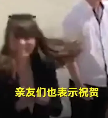 女子经常被催婚举办婚礼嫁给自己什么情况？原来催婚不分国界