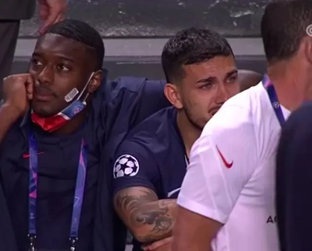 内马尔赛后落泪怎么回事？欧冠决赛拜仁1-0巴黎夺得第六冠