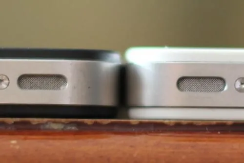白色版iPhone 4明显比黑色更厚