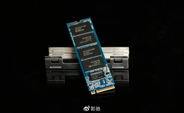 影驰擎M.2 1000G SSD开售：读取3300MB/s