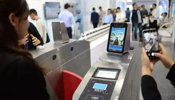 北京地铁将应用人脸识别技术，对乘客实施分类安检