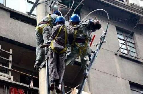 工人市委大楼触电是怎么回事？工人在市委大楼触电导致身亡