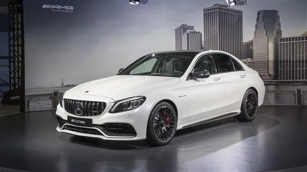 放弃后驱！下一代梅赛德斯-AMG C63信息曝光：四驱+漂移模式