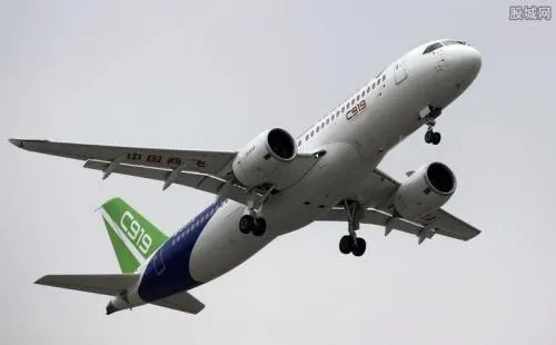 C919大型客机104架顺利完成首飞？C919客机介绍？