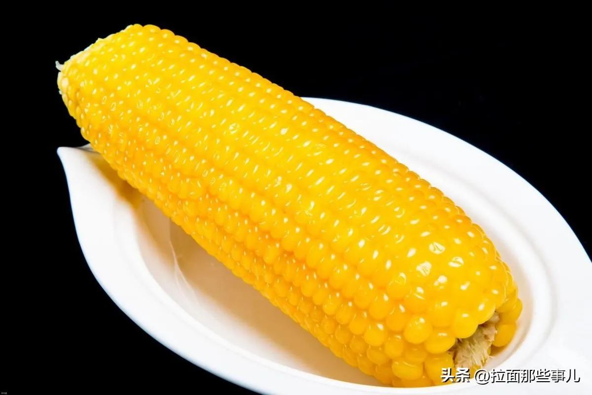 黄玉米和白玉米哪个好吃 | 黄色和白色玉米的区别