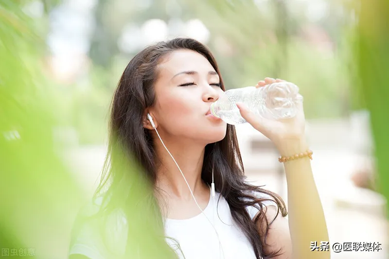 8杯水正确喝水时间表(8杯水正确喝水时间表减肥)