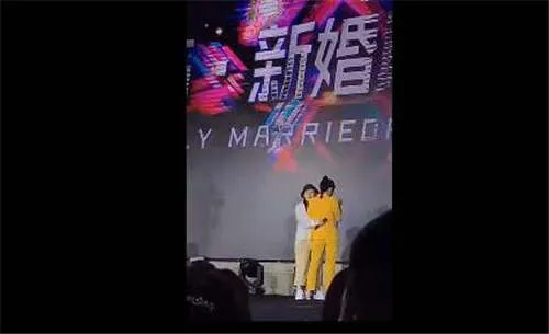 小伊伊直播为什么被封原因 牌牌琦小伊伊婚礼直播怎么了