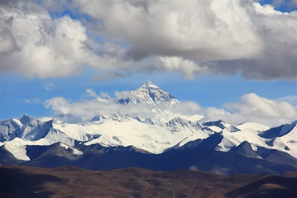 喜马拉雅山再出事故：登山团失踪 8人生死未卜
