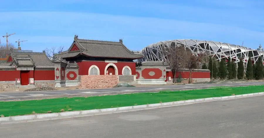 鸟巢旁边的娘娘庙事件 | 北京最牛钉子户娘娘庙